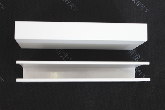 U branco suspendido - painel de teto linear da tira do teto de alumínio da tela do perfil