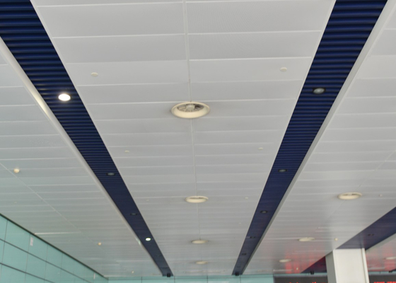 O painel de teto suspendido da tira da decoração alumínio interno chanfrou a borda Eco-amigável
