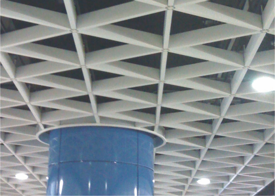 triângulo de alumínio suspendido do teto decorativo da grade do metal para estádios/metro