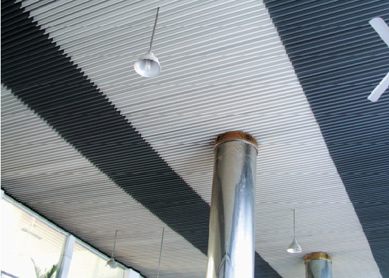 S chanfrado perfurado - teto de alumínio dado forma da tira, teto suspendido acústico