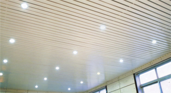 S chanfrado perfurado - teto de alumínio dado forma da tira, teto suspendido acústico