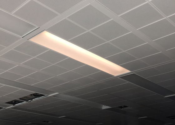 1' ' grampo branco da perfuração Φ2.3 da cor ×1 no teto para o prédio de escritórios