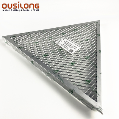A forma poligonal suspendeu os painéis de teto acústicos de alumínio