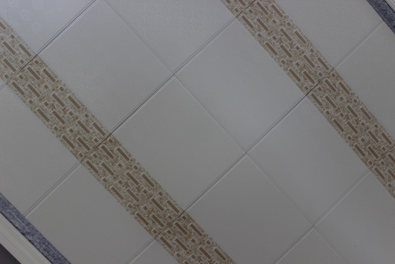 Os painéis de teto clássicos do banheiro classificam a liga de alumínio 325mm x 325mm do AA