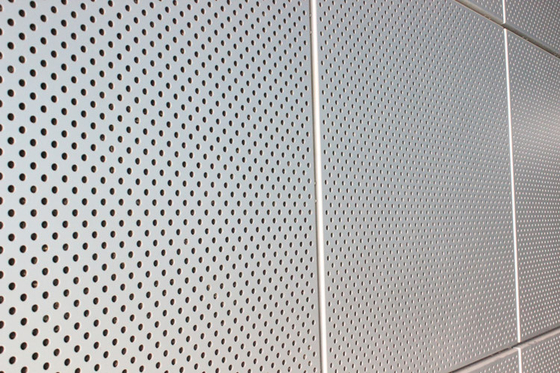 Painéis de parede de alumínio perfurados da decoração da parede exterior para o material de construção da parede