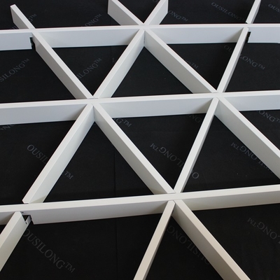 Rolo que reveste o painel de alumínio do teto de alumínio interno do metal de grade do triângulo para Salão de compra